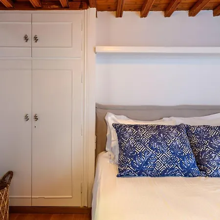 Floral With Marvelous View To Villa